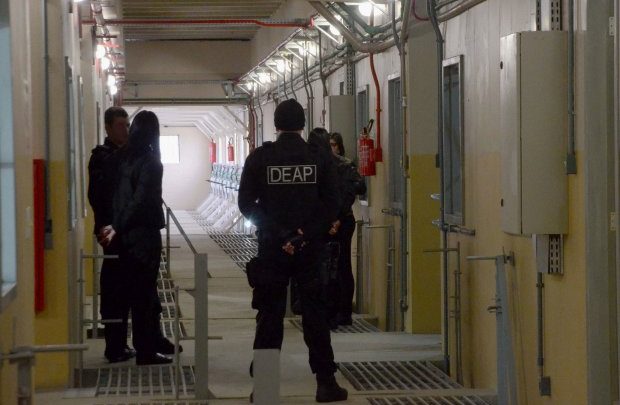 Governo de SC faz concurso para chamar 600 novos agentes penitenciários