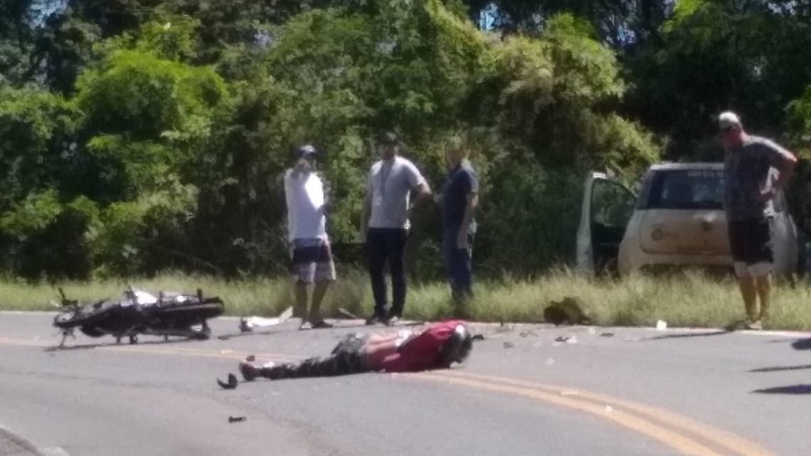 Motociclista fica gravemente ferido em colisão com carro na SC-283