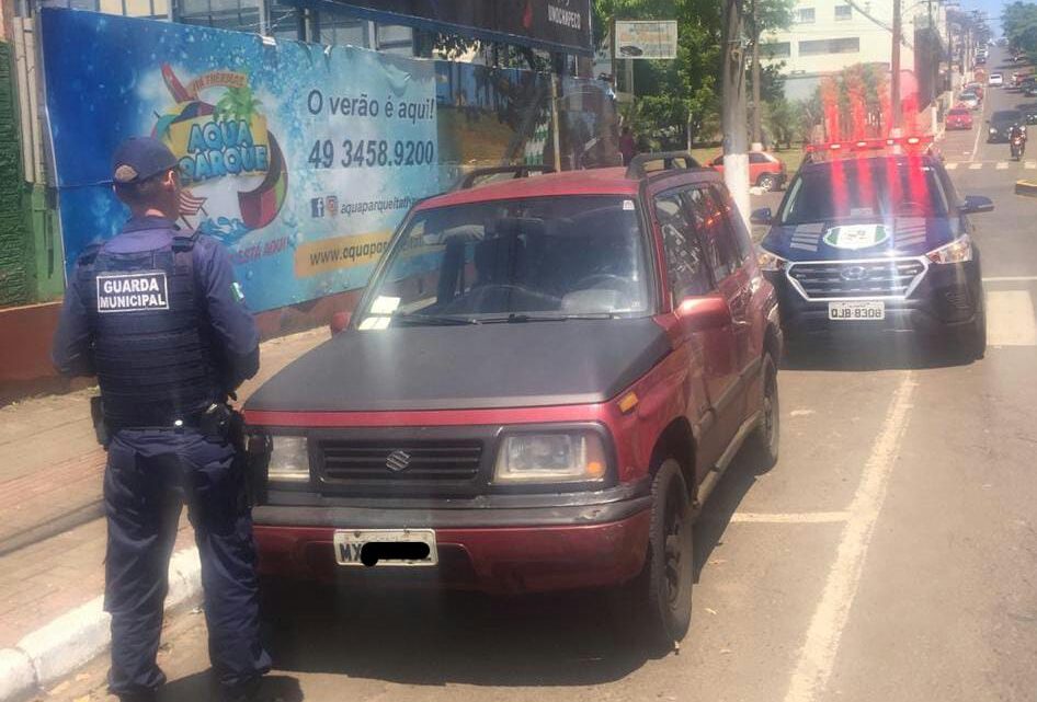 Guarda Municipal recupera veículo SUZUKI/VITARA com registro de furto/roubo no centro de Chapecó