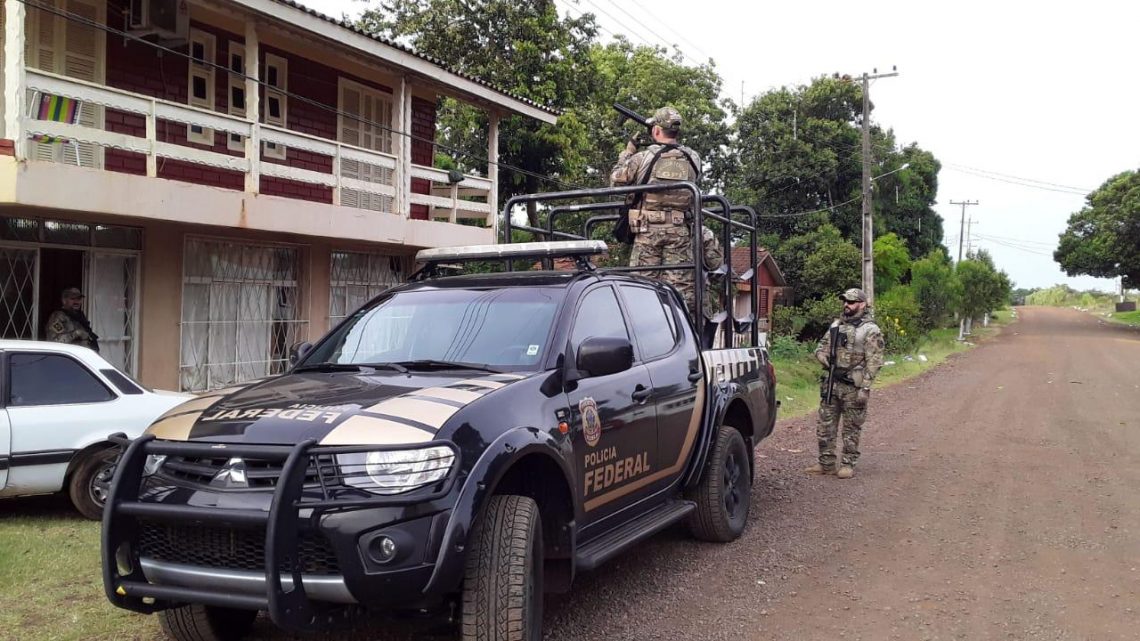 Policia Federal cumpre mandados de prisão em Chapecó
