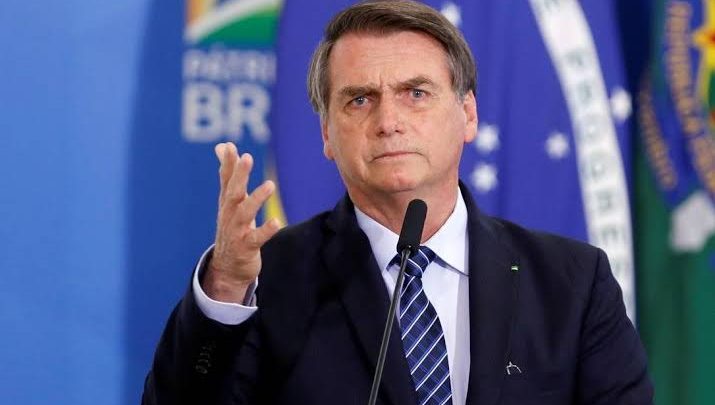 Bolsonaro assina medida provisória que extingue o Dpvat