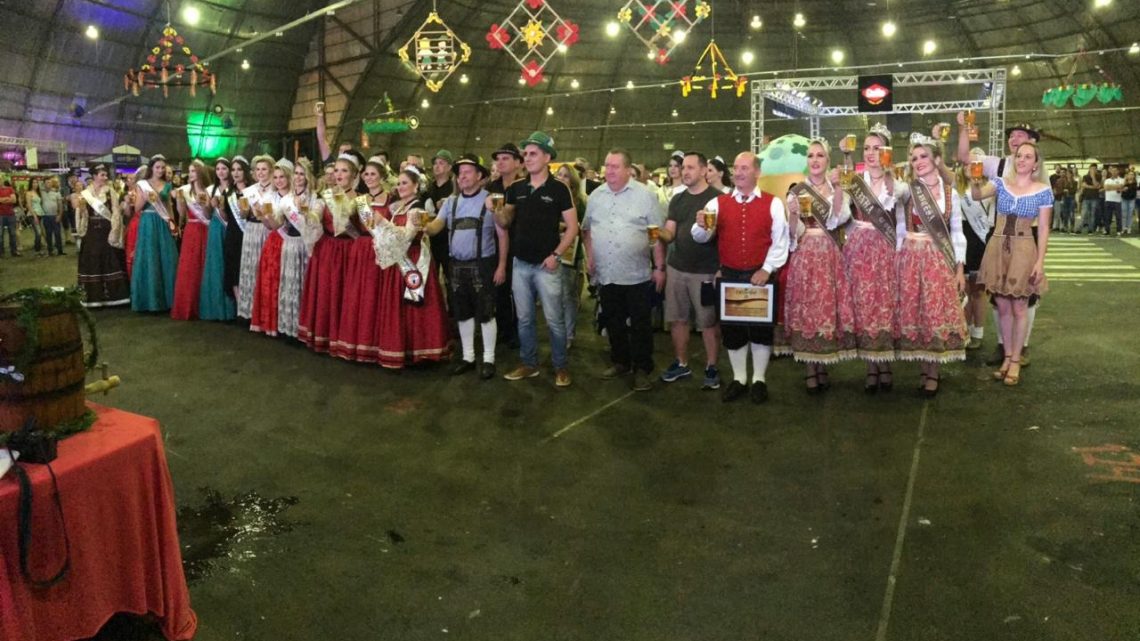 Oktoberfest acontece até amanhã em Chapecó