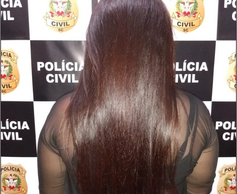 Mulher é presa oferecendo bebida alcoólica para sua irmã de 14 anos na EFACIP em Pinhalzinho