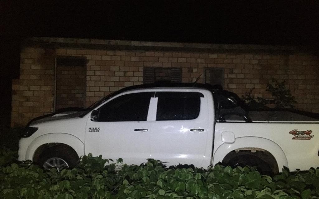 Camionete furtada de Chapecó é localizada no meio de lavoura em Xaxim