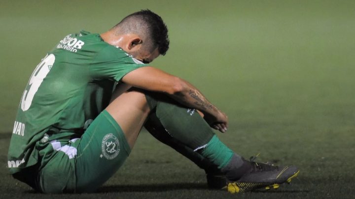 Acabou! Chapecoense perde em casa e é rebaixada pela primeira vez na Série A