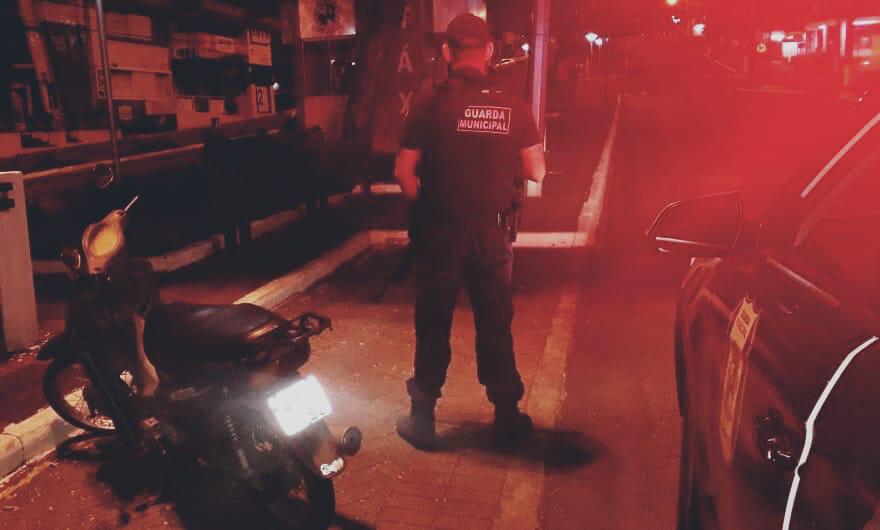 Guarda Municipal localiza motocicleta com registro de furto/roubo em Chapecó