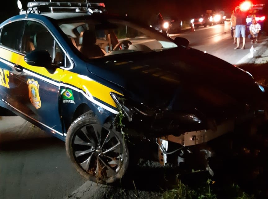 Motorista embriagado bate em viatura da PRF durante fiscalização na BR-280 em SC