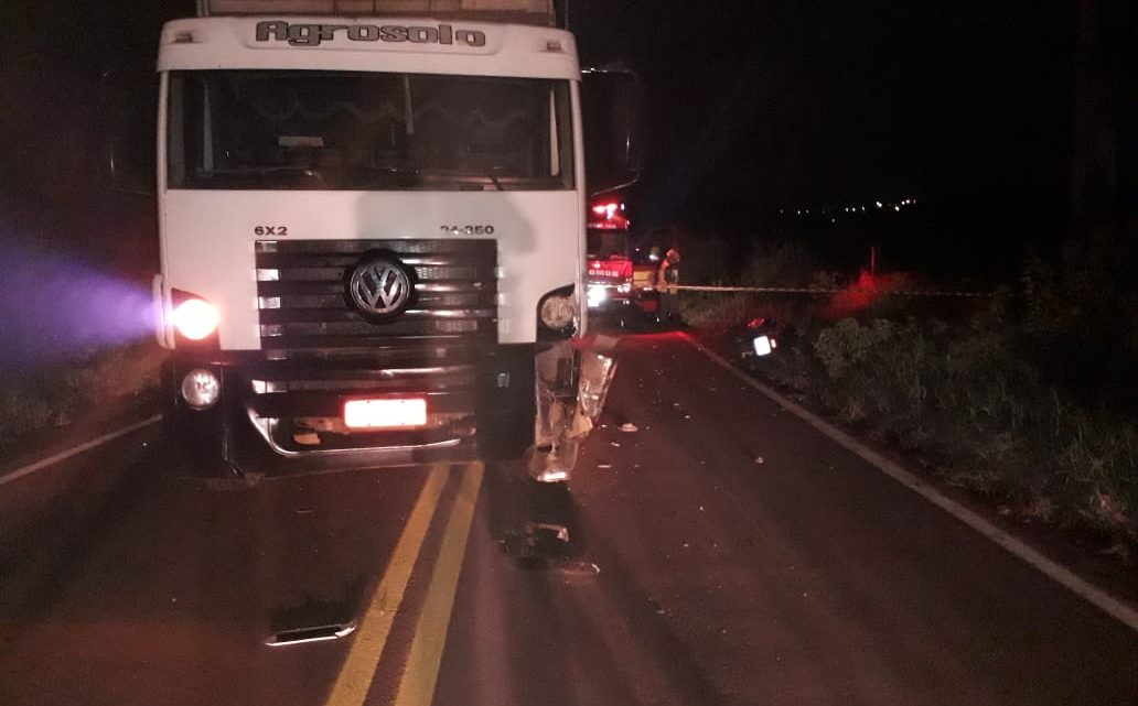 Colisão frontal entre moto e caminhão mata homem de 21 anos na SC-156 em Xaxim