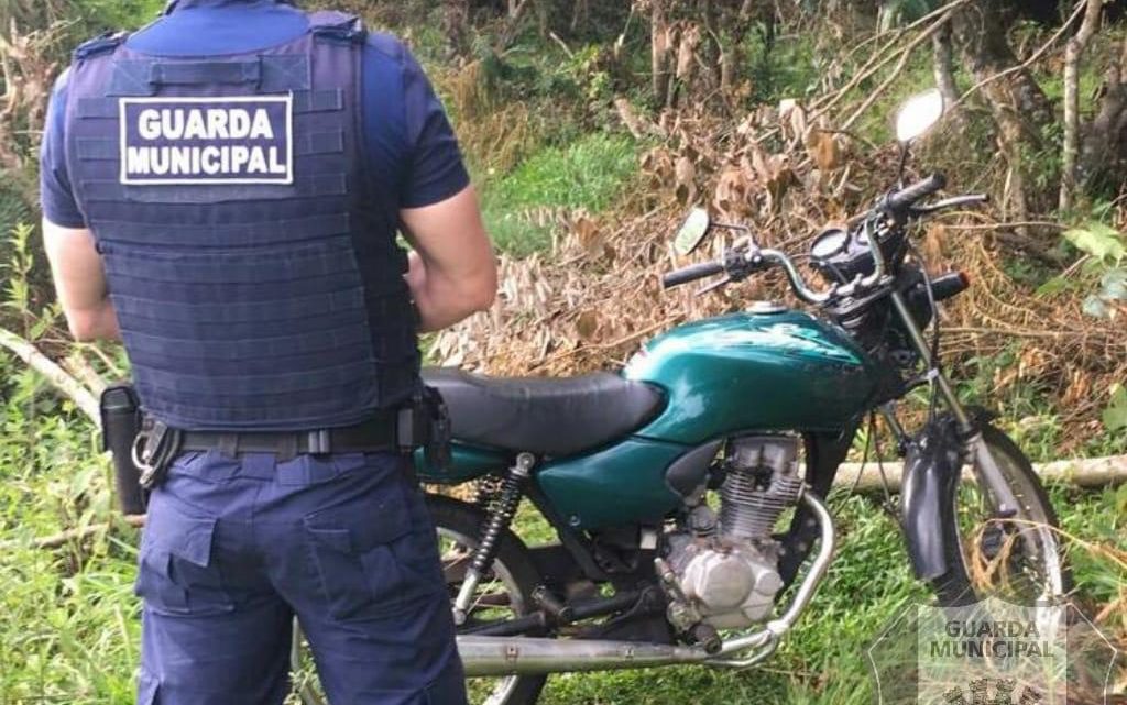 Guarda Municipal recupera motocicleta com registro de furto/roubo em Chapecó