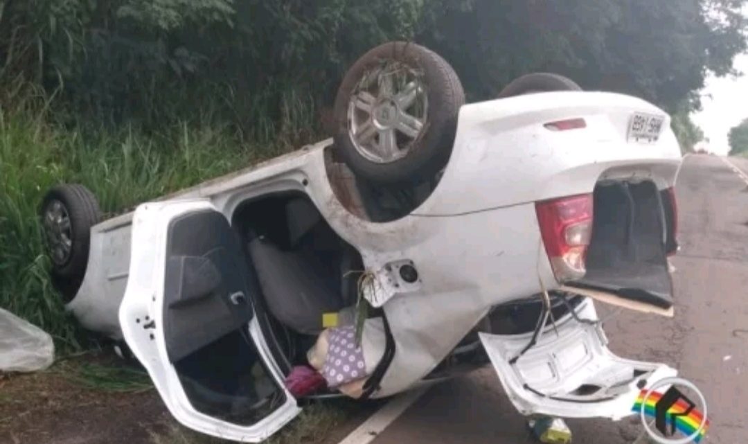 Buraco na pista causa acidente na SC 163