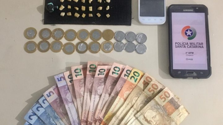 PM apreende crack e cocaína em Chapecó