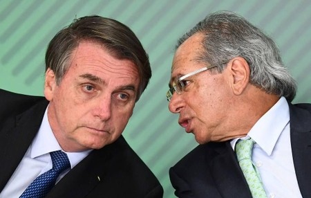Bolsonaro diz que está descartado aumento de imposto sobre cerveja, cigarro e itens com açúcar
