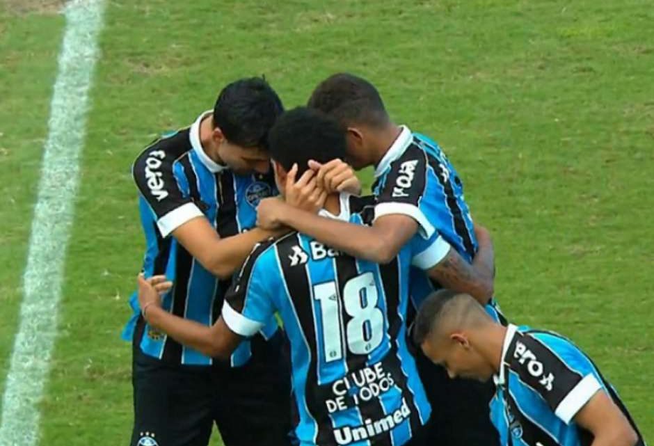 Grêmio goleia a Chapecoense e garante vaga às oitavas da Copinha