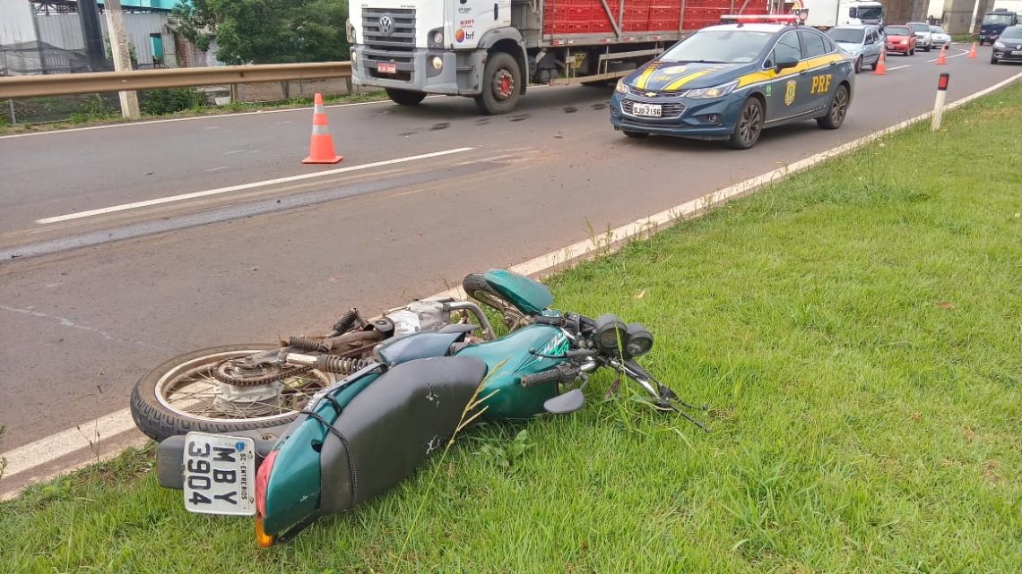 Urgente: Motociclista morre em grave acidente em Chapecó