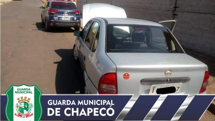Guarda Municipal recupera carro e moto com registros de furto/roubo em Chapecó