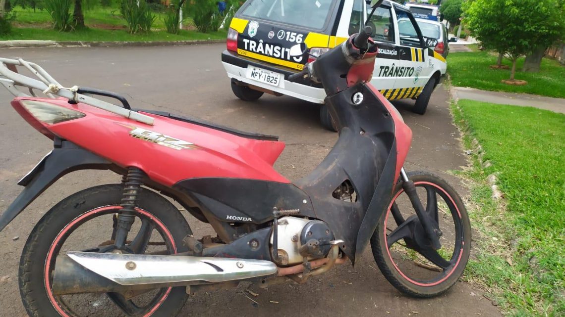 Agentes de trânsito recolhem moto com mais de 13 mil reais em débitos em Chapecó