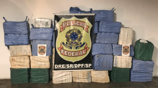 Operação Narcos desarticula esquema internacional de lavagem de dinheiro e tráfico de drogas e armas em SC