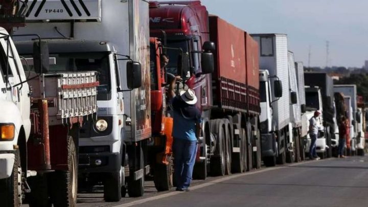 Nova greve dos caminhoneiros está marcada para esta quarta-feira (19)