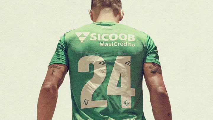 Chapecoense abraça o movimento #PedeA24 contra homofobia e contra o preconceito