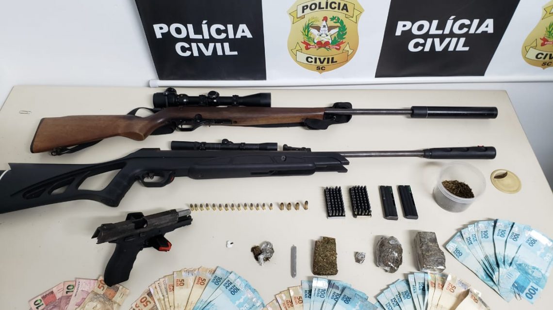 Polícia Civil deflagra operação “Exorcismo” em Chapecó e prende seis pessoas e grande quantidade de drogas e armas