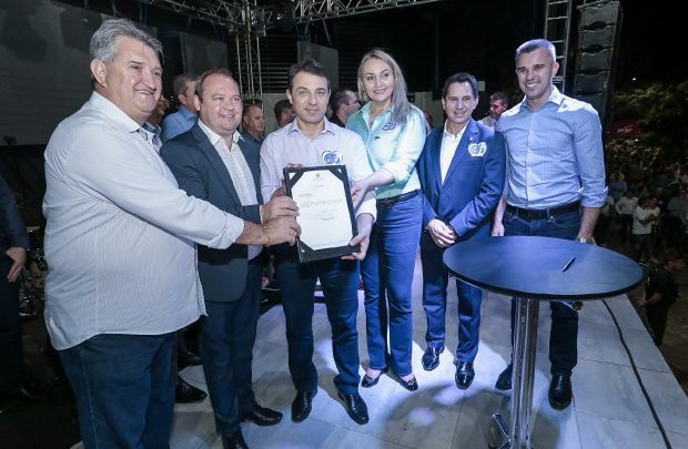 No aniversário de Xaxim, governador garante R$ 8,4 milhões em investimentos para o município