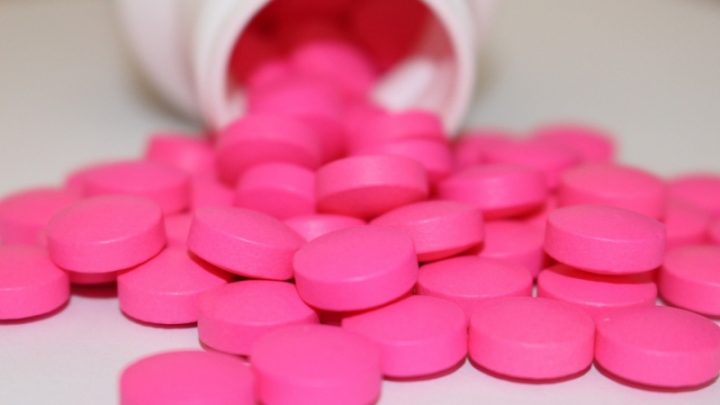 Ibuprofeno deve ser evitado em caso de coronavírus, diz entidade médica