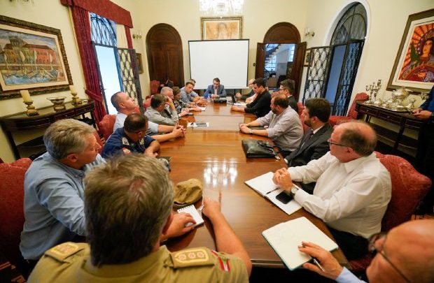 Governo do Estado determina suspensão por 30 dias das aulas nas redes estadual, municipal e particular de SC