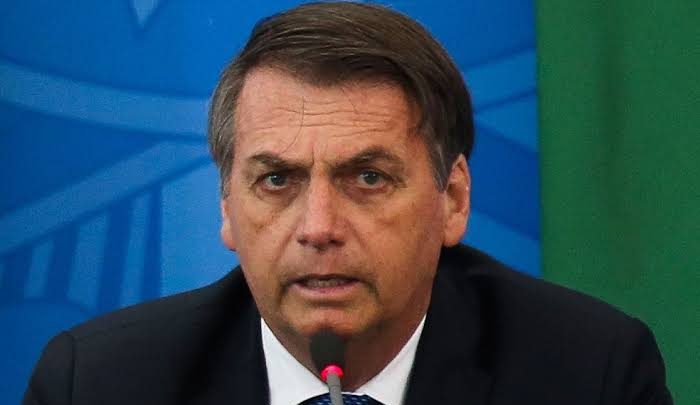 Bolsonaro diz em rede social que seu exame de coronavírus deu negativo