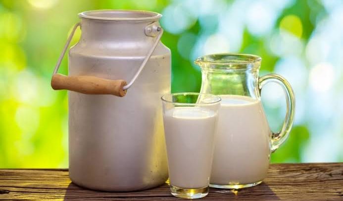 Procon notifica três indústrias em SC por aumento do preço do leite