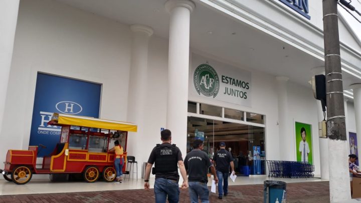 Polícia Civil de Chapecó fiscaliza estabelecimentos sobre decreto que impôs estado de emergência em SC