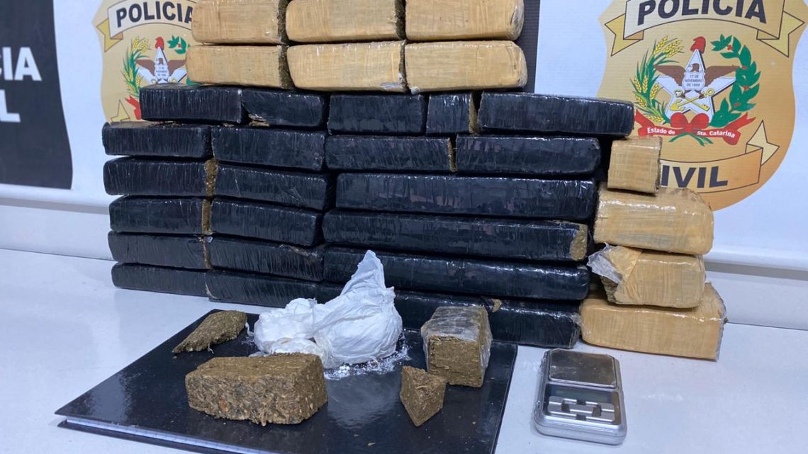 Homem é preso com mais de 13kg de maconha e cocaína em Chapecó