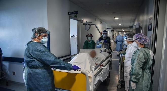 Itália tem mais curados do que novos casos de covid-19 pela 1ª vez
