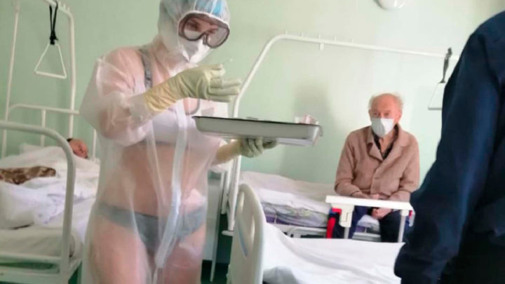 Enfermeira é suspensa de hospital após atender pacientes com coronavírus apenas de calcinha e sutiã
