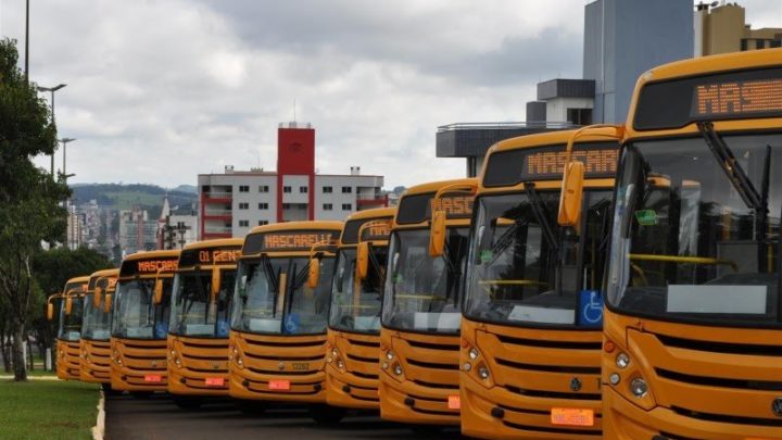 Governo de SC avalia duas datas para retomada das aulas e do transporte coletivo