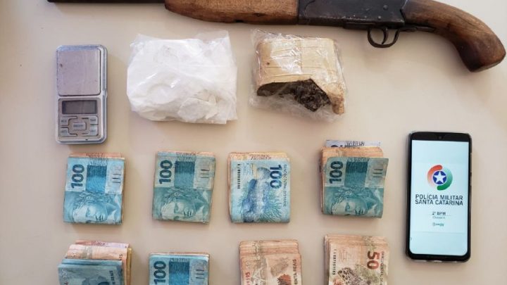 Homem é preso por tráfico de drogas e posse ilegal de arma de fogo no Jardim Itália