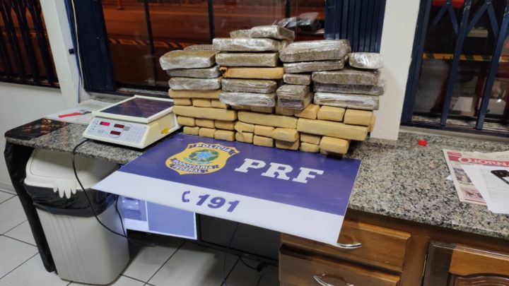 PRF apreende 52 kg de maconha em Concórdia na BR-153