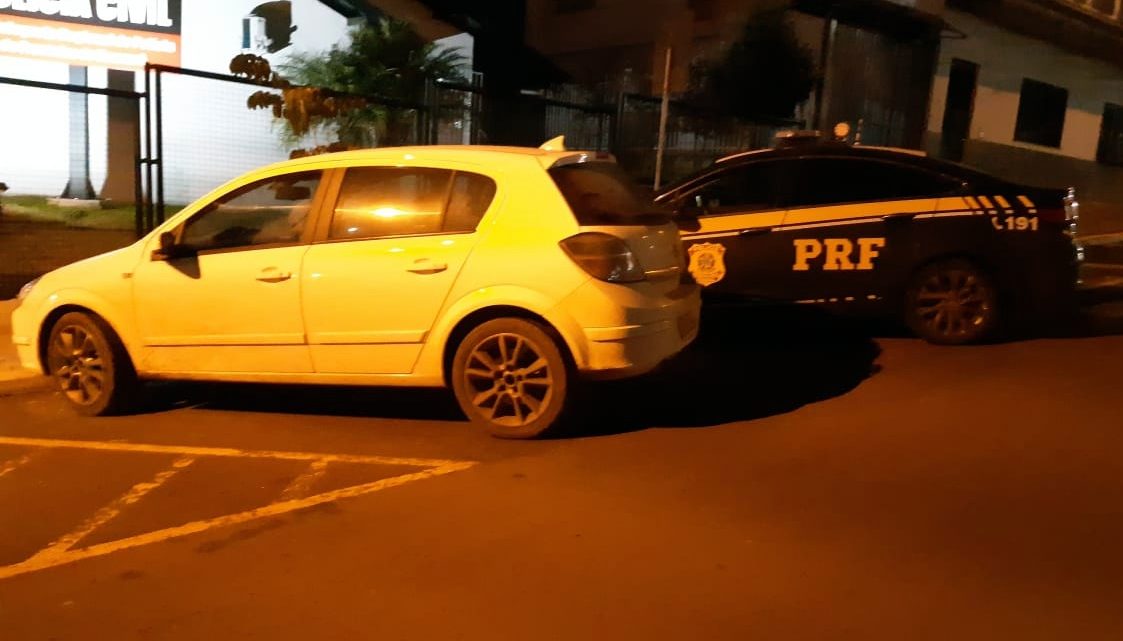 Automóvel furtado em Xaxim é recuperado na BR-282 em Xanxerê