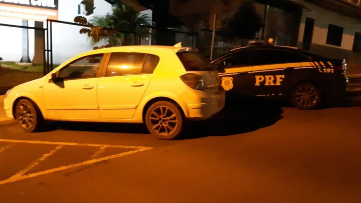 Automóvel furtado em Xaxim é recuperado na BR-282 em Xanxerê