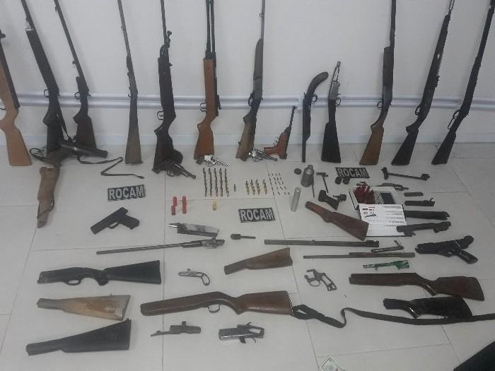 PM desmonta oficina ilegal de armas e apreende arsenal em Xaxim