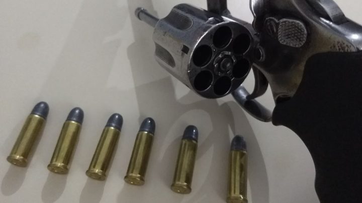 Homem é detido por porte ilegal de arma de fogo no bairro Efapi