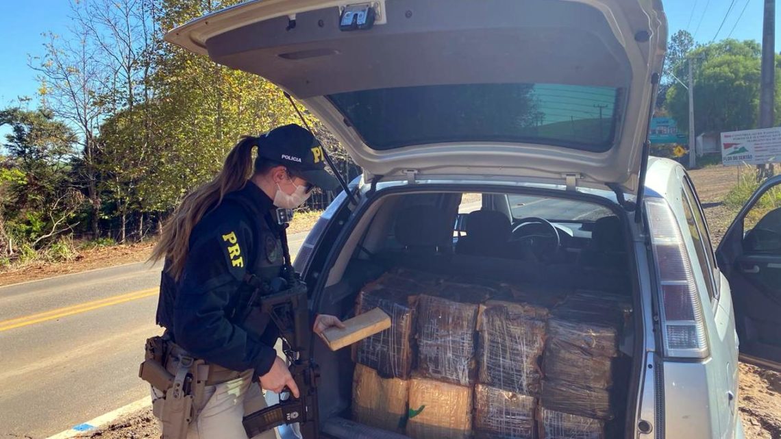 PRF apreende 200 quilos de maconha e recupera carro roubado na BR-282 em Iraceminha