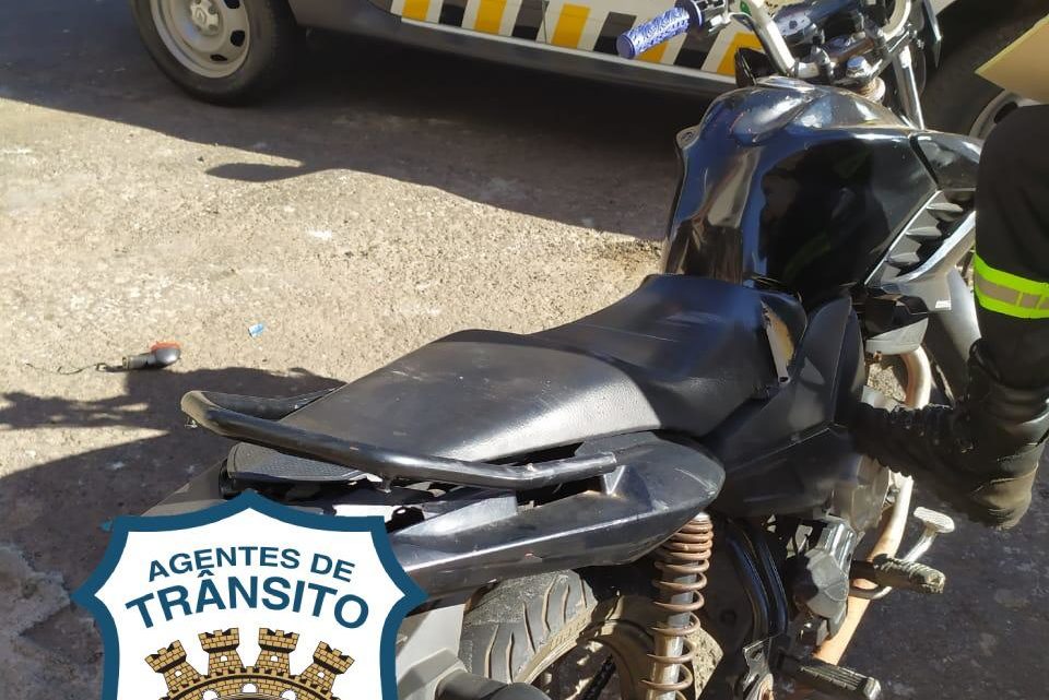 Moto com mais de 22 mil em débitos é apreendida pelos Agentes de Trânsito em Chapecó