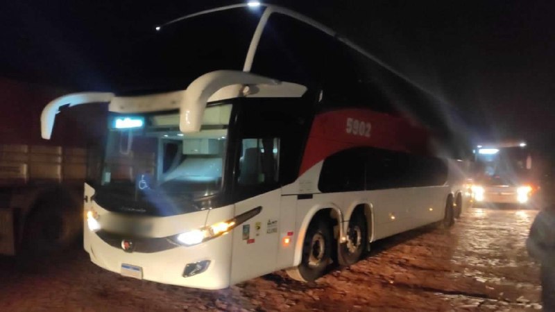 Ônibus são autuados por descumprir decreto que proíbe transporte de passageiros em SC