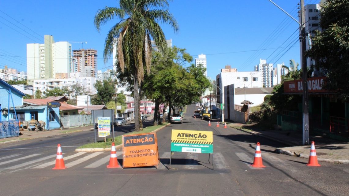 Rua Uruguai vai ganhar asfalto novo em Chapecó