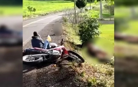 Motociclista atropela cavalo em Maravilha