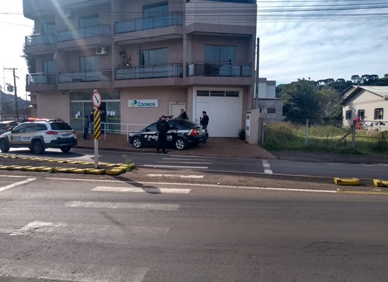 BM faz buscas por bandidos que fizeram assalto em agência dos correios em Barão de Cotegipe-RS