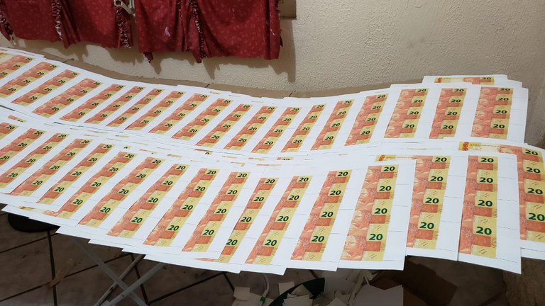 PF fecha laboratório gráfico que produzia dinheiro falso no Rio Grande do Sul
