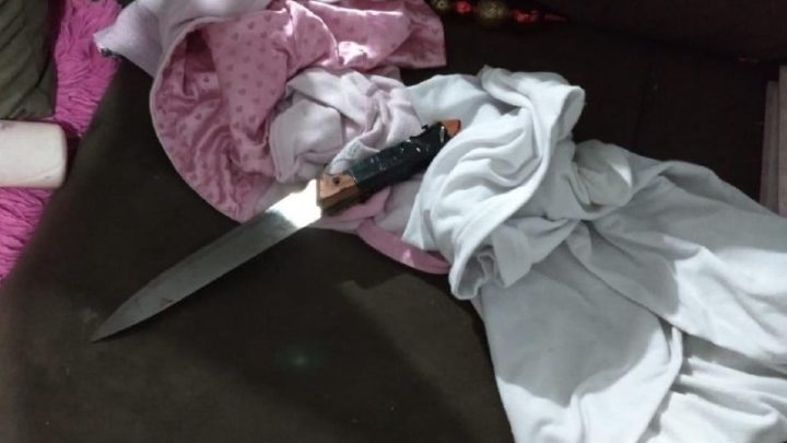 Ex-marido tenta matar mulher e o amigo dela com golpes de faca em Chapecó