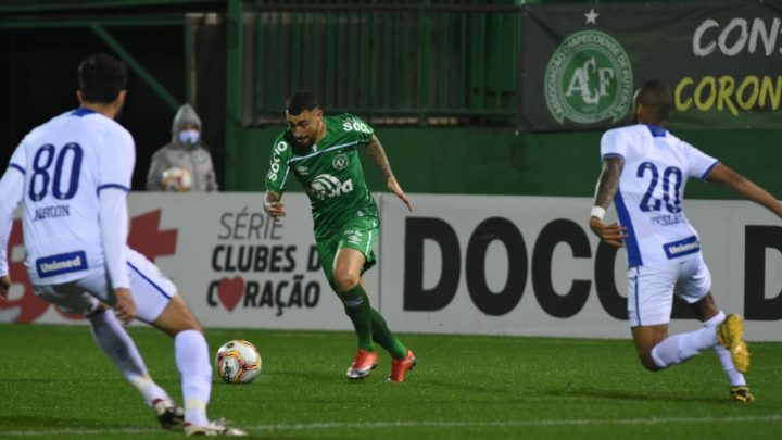 Chapecoense recebe resultados de testes para Covid-19 para partida contra o Avaí