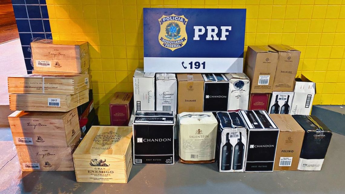 PRF apreende 33 caixas (129 litros) de vinho argentino contrabandeados em Maravilha